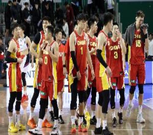 周琦:上半场我们每个人投两三个太平均一直不投偶尔投2个也不行