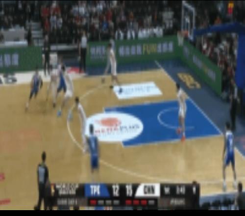 全靠你进攻！中国台北归化中锋高柏铠打满首节9中5拿到12分4板