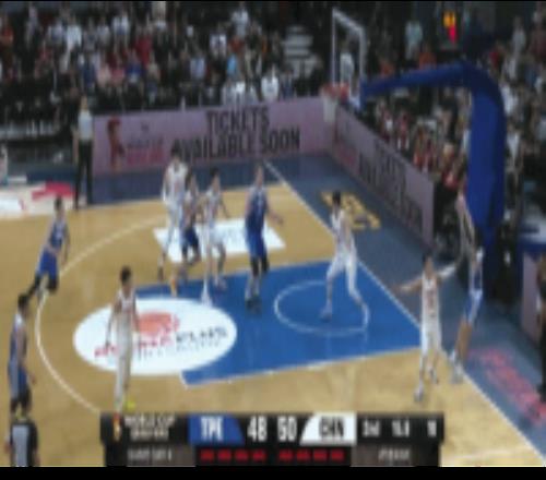 最难的选择！焦泊乔着急传球失误刘铮翻身直接三分空心命中反超