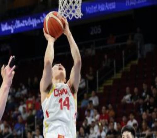 赢7分！李弘权替补正负值高达+21断档第一轰下9分11板&4个前场板