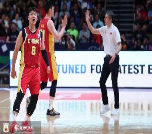 媒体人：中国男篮展现很强的韧劲&困难时段不泄气但防守问题不小