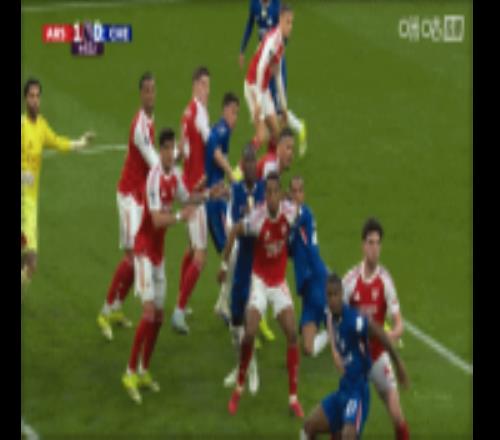 禁区抱人+手肘击球！记者：赖斯的动作够判两个点球了