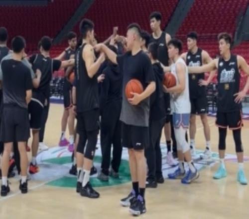 新主场！广州男篮踩场训练已完成从这里启航期待大家的到来