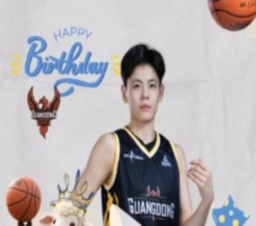 广东女篮祝杨舒予生日快乐！新的一岁继续闪闪发光冲劲满满！