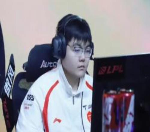 白为他对线了TES公告打野naiyou存在不正当行为369更博：小丑了