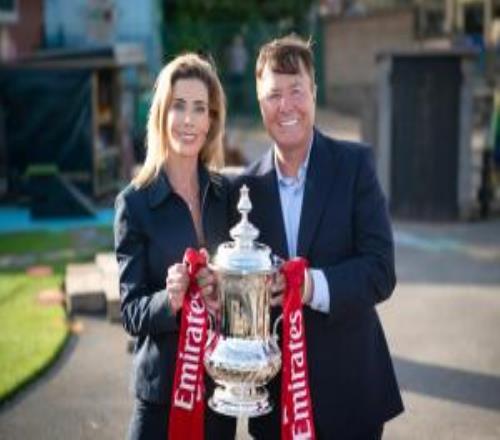 曼斯菲尔德老板：我追随我爸支持阿森纳若能爆冷我会非常快乐