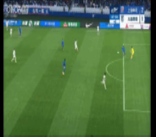 申花前场逼抢成功，盖伊没选择传球，闪过防守推射打高