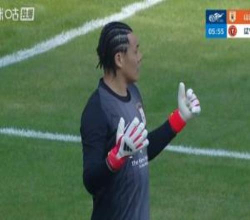 打几分王大雷脏辫新造型吸睛，新赛季新发型！