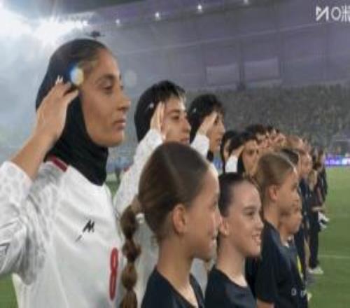 伊媒：伊朗女足被伊朗警告，若拒唱国歌、不行军礼，亲属将被逮捕