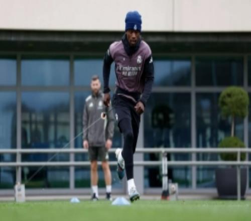 官方:皇马今日进行训练备战对阵曼城的比赛,卡马文加回归