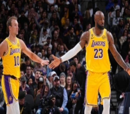 詹姆斯：每场比赛都很重要你可以为季后赛打造习惯和化学反应