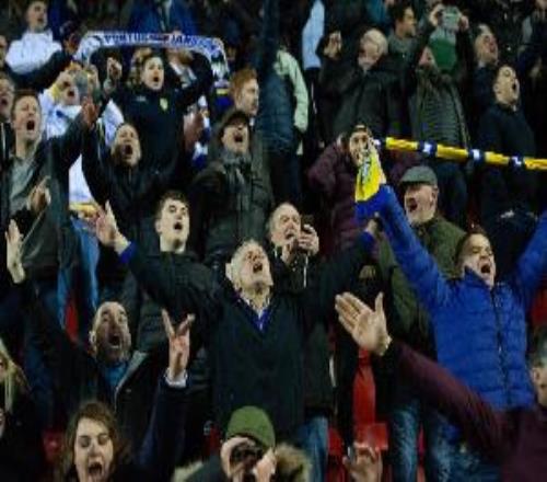 镜报：曼联利物浦协助利兹联，希望当局禁止球迷唱涉及恋童癖歌曲