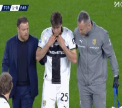 可能影响世界杯前景！21岁克雷马斯基意甲伤退，痛哭泪洒赛场