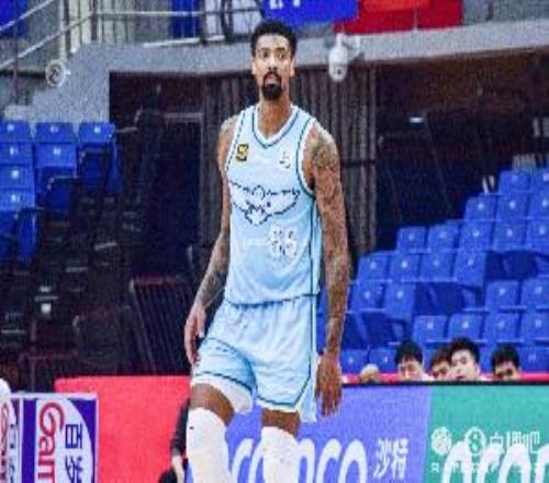 媒体人：青岛的内线实力被山东进一步拉开差距球队只能依靠米奇