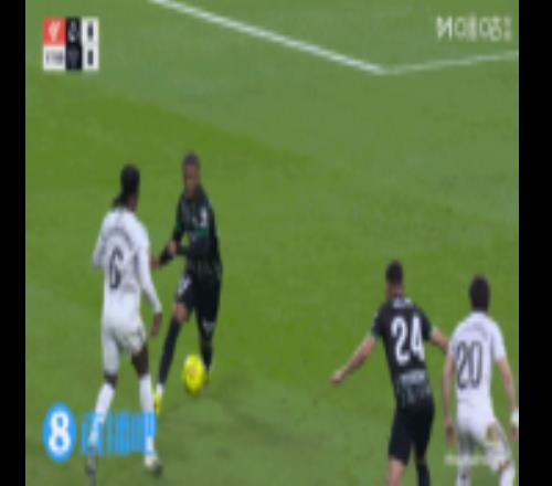 皇马本轮西甲一共进行了6个换人，因对手疑似脑震荡增加换人名额