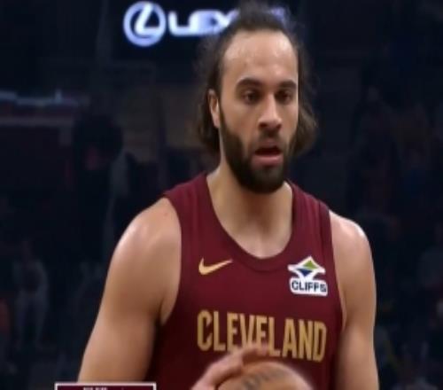 让球迷惊喜！斯特鲁斯赛季首秀替补23分钟三分7中6砍下24分8板！