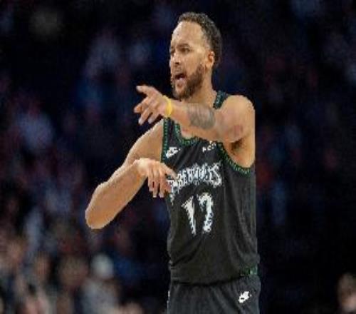 芬奇：李凯尔传球后还会喊指挥队友跑位这就是他的球商和领导力