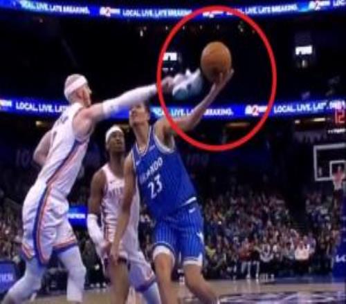 这不好防嘛卡鲁索社媒晒“鞋防”：我全打在球上了！