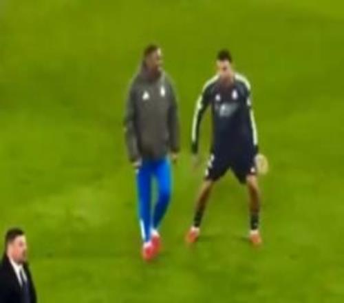 阿诺德赛后疑似模仿多库盘带，皇马球迷热议：他在比划他要去哪