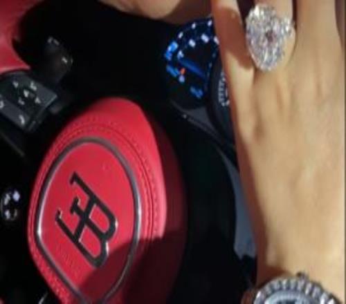 ������ɹ�ݻ�һ��ƽ�������ӵ��ܳ����������������C����ǣ��