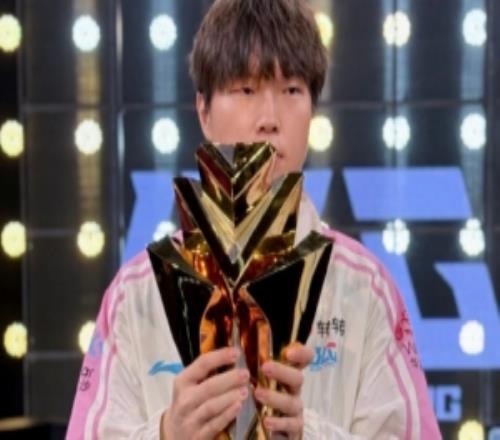 ������̬����������Bin�ȷ��������ϼ�����ս��BLG��