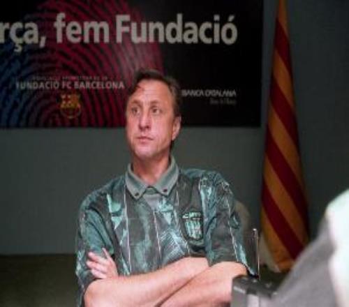 前队友：克鲁伊夫为巴萨带来全新风格他更像加泰人而不是荷兰人