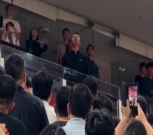 ����˭�����й�������˧��ʿǿ�����ֳ�ԢĿ����VS���ս���