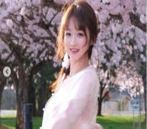 �����һ������ɭŮ�Ѹ�����ýɹ̤����С�����