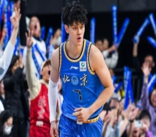 �������ڴ�ǰ���ҶӼ�ѵʱϥ����ˮ����ϣ��С���˲�Ȭ���ٳ�ս