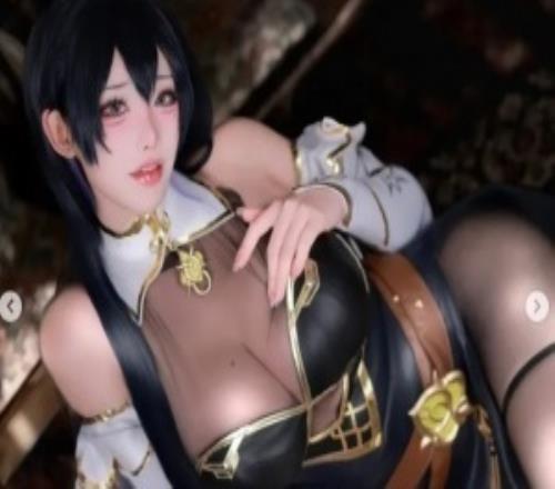 �����۵��뺫��CoserYasalɹ�գ�������˭���˲��Ժ���