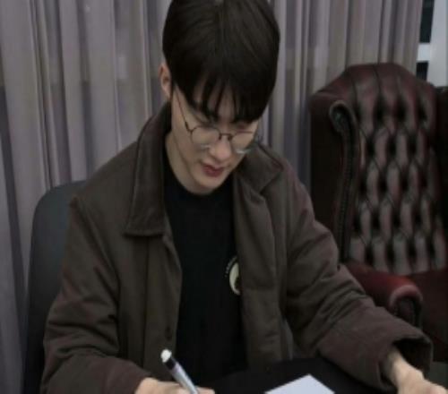 Faker����T1ӭ��13����������ллһֱ����������ӦԮ�ķ�˿��