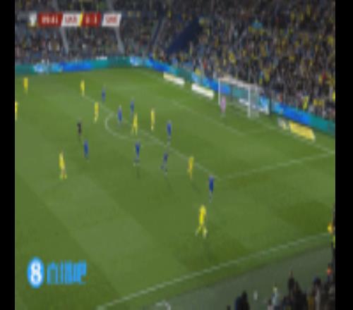 常规时间最后一分钟，瑞典队解围失误，乌克兰扳回一球13瑞典