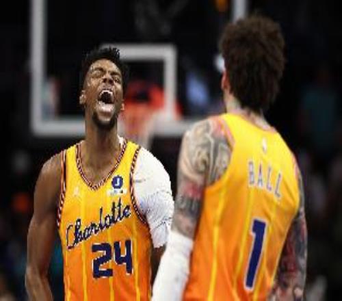 后场双子星！三球14中7砍22分5板6助米勒三分8中4砍21分8板3助