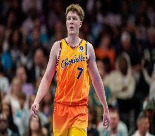 克尼佩尔4次单场25+5+5+5三分新秀历史第二多仅次于库里