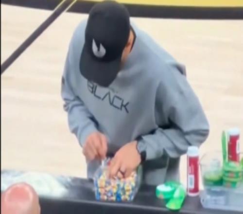 Сѧ�������ǣ���ʿ������ʱ�����ڳ���͵͵���ǹ�