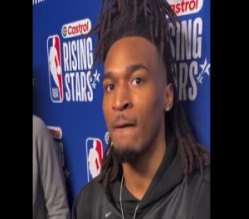 卡斯尔：文班最疯狂的瞬间就是你传多高他都能接得到