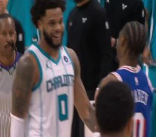 �����ֵܣ�С�Ǿܾ������������ֺ���ָ����а�ȴ�Ц�ֳ�����