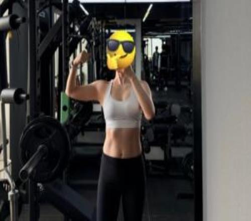 �г��ڼ�������˶�ϰ�ߣ���˪�������գ�С������������