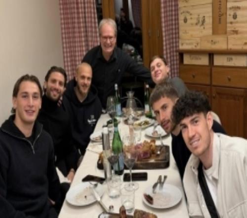 ��������ŭ���忨���������Ϊ�ѡ���ֻ���ڹ��Ҷ��������Ա�۲�