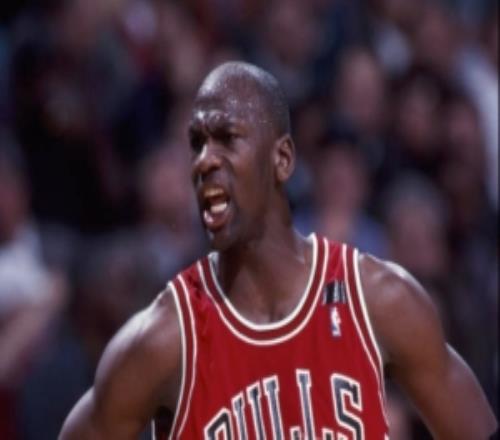 �ǵ���֪���Լ����ĵ�һ�����ǽ�������յ���һ����΢Ц������