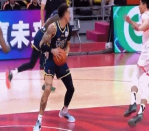 ����Ҫ���ѣ��������׽�����Ĩ�зֲ�ͻ��Ư����������2+1