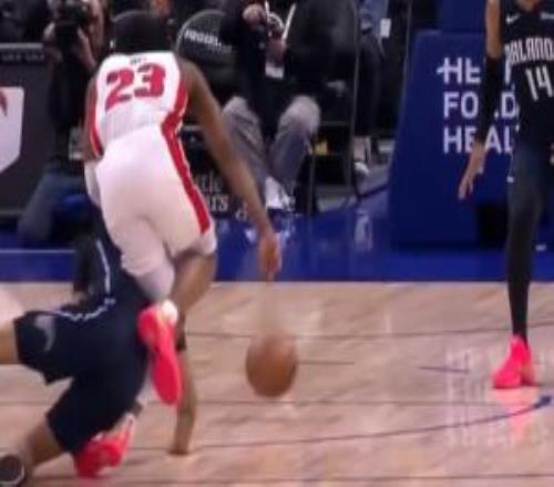 艾维赛季报销+狂热言论伤害球队被裁一切都始于科尔安东尼