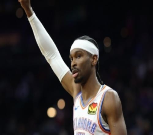 太稳了！亚历山大本赛季得分突破2000东契奇后首人