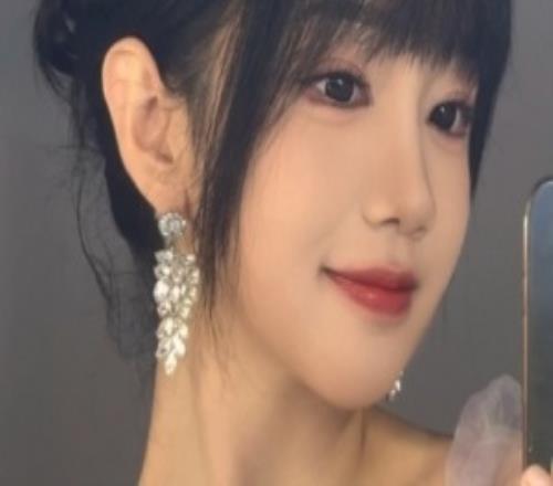 主持十月晒照：Halo,April