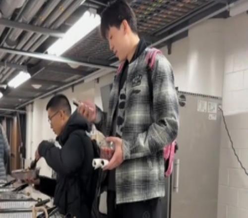 ���ɭ���󶼳�ʲô������������&����&������ӵ������