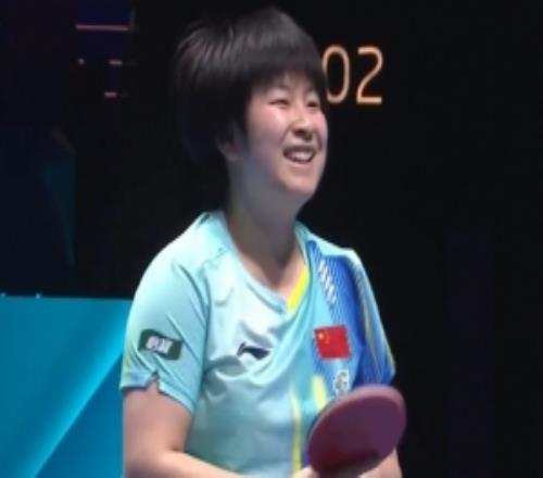 乒乓球世界杯女单小组赛第三轮：国乒小将覃予萱31战胜早田希娜