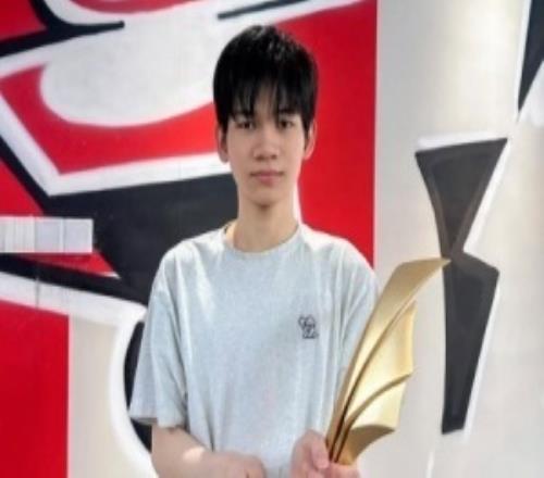 ��������Ŀ���Ϊ����ΪDoggo����HongQ��Ӣ����HongQ�ظ���Doggo��Doggo��أ�Hong�ɣ�