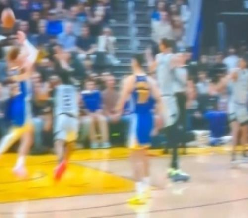 四两拨千斤！追梦炮弹直塞波姐接化发排球二传找到身后斯潘塞