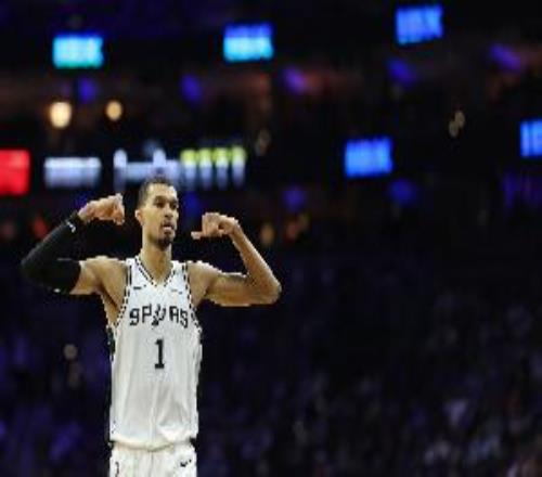 ����MVP�İ�28����ͳ�����߿��41��18��3ñһ��2��40+10