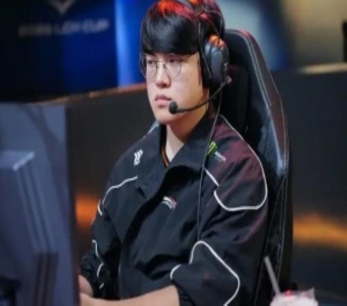 Gumayusi����һ��������·���̣����������ڵ�ʱ��